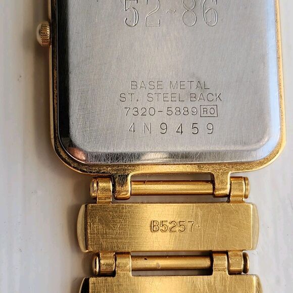 Seiko Quartz 7320-5889 Vintage Gold Tone Rectangular Dress Watch Japan 1984 - Picture 14 of 16